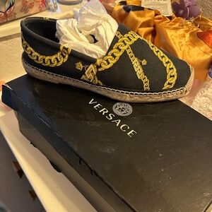 VERSACE SHOES SIZE 420